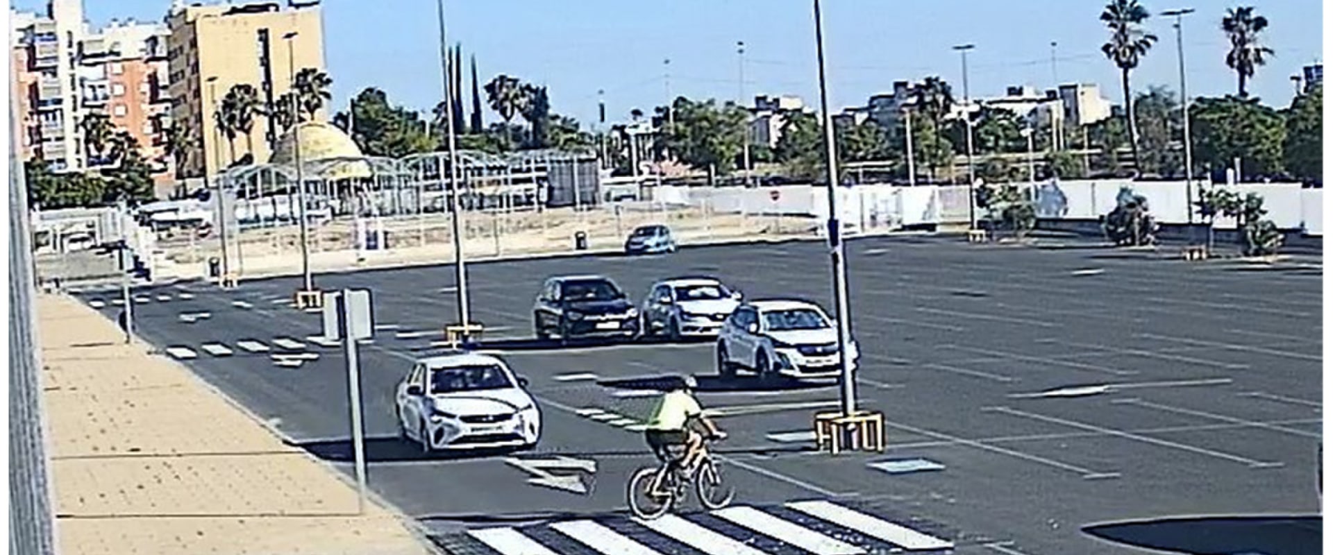 Yielding to Pedestrians and Emergency Vehicles: A Complete Guide to Safe Driving