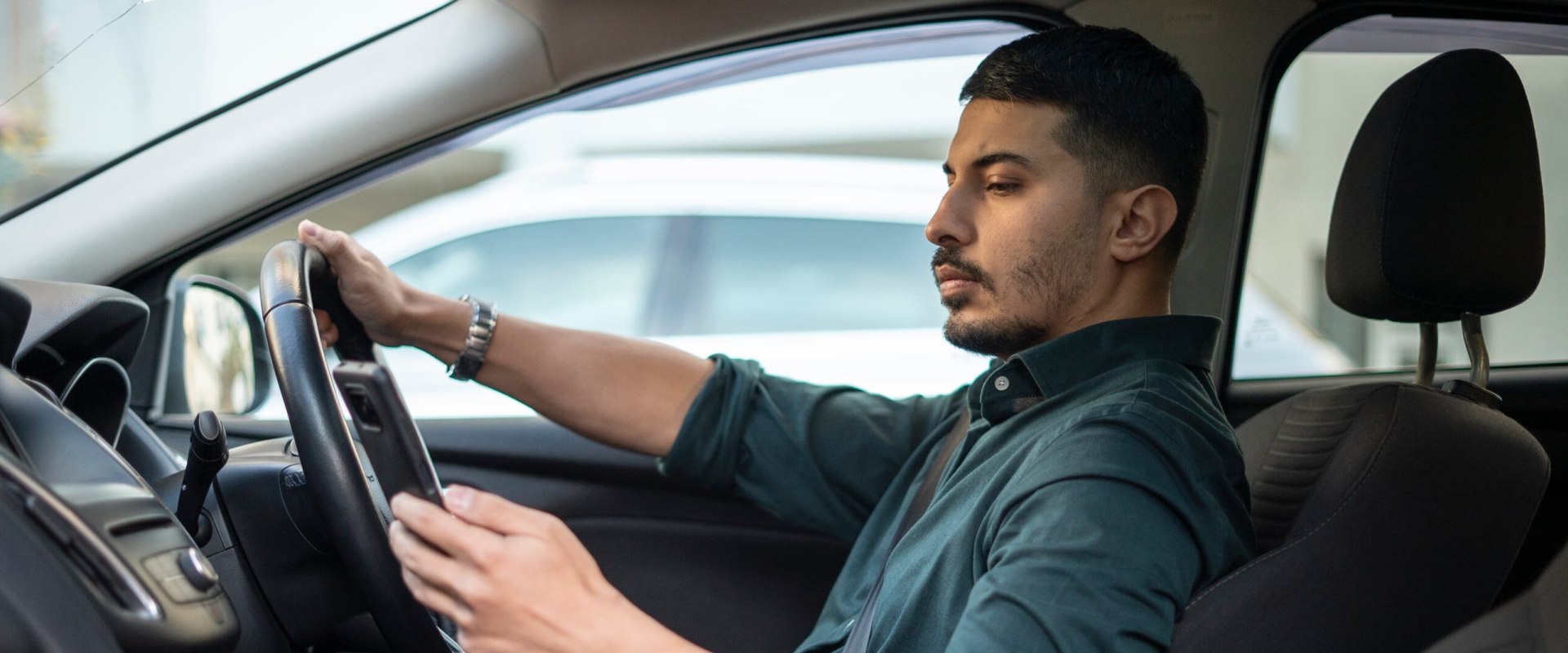 Reacting Quickly and Safely to Avoid Accidents: Tips and Techniques for Defensive Driving