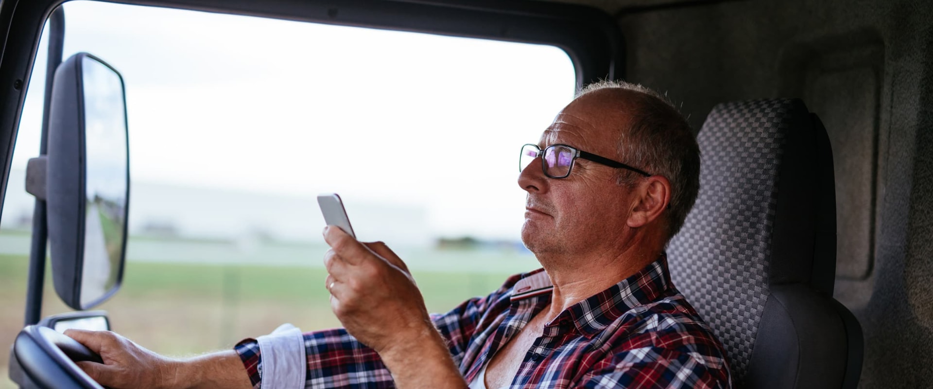 Avoiding Texting and Other Distractions While Driving: A Comprehensive Guide