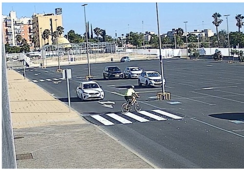 Yielding to Pedestrians and Emergency Vehicles: A Complete Guide to Safe Driving